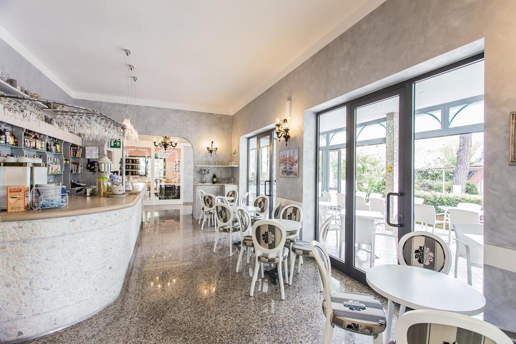 Hotel Giamaika Cesena Bagian luar foto