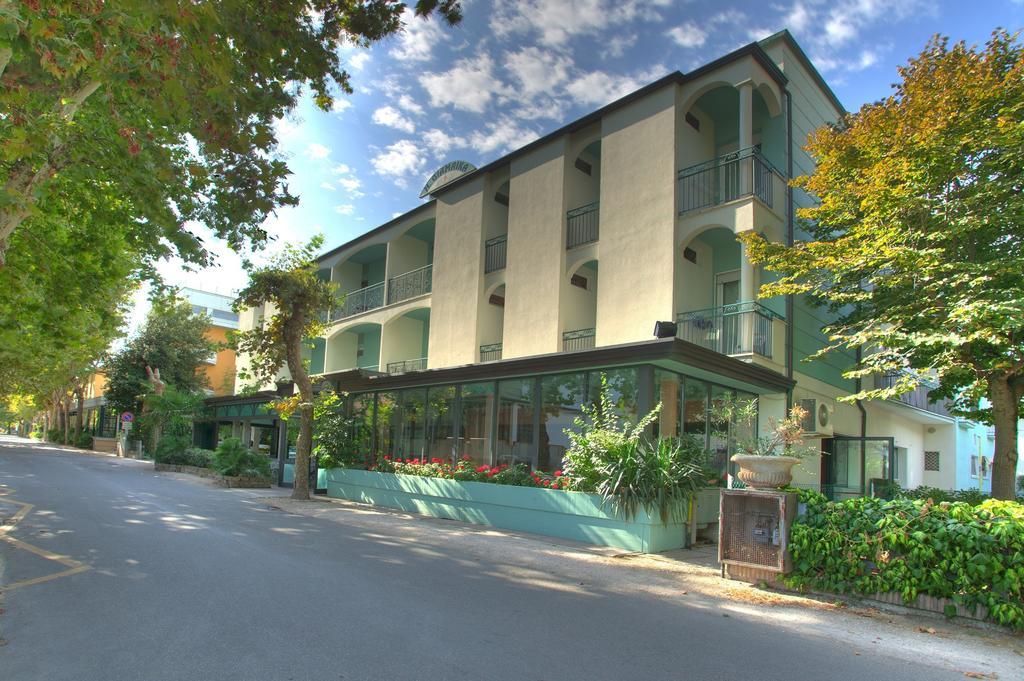 Hotel Giamaika Cesena Bagian luar foto