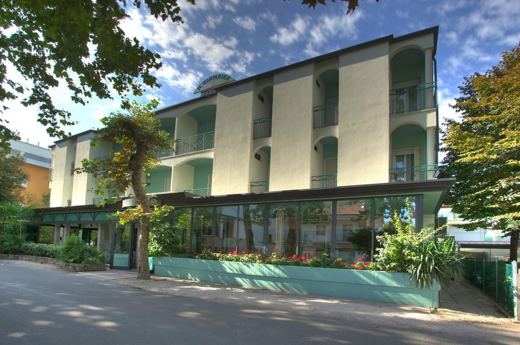 Hotel Giamaika Cesena Bagian luar foto