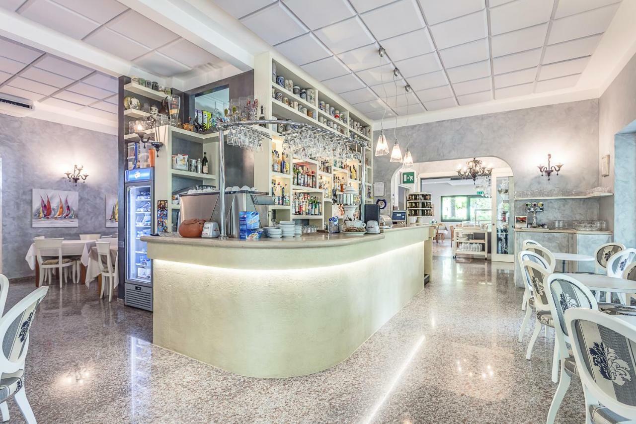 Hotel Giamaika Cesena Bagian luar foto