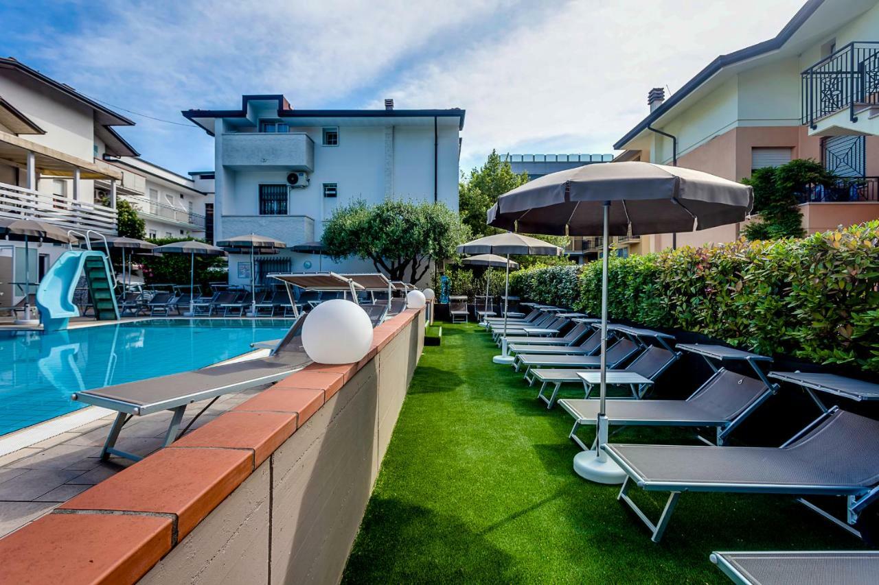 Hotel Giamaika Cesena Bagian luar foto