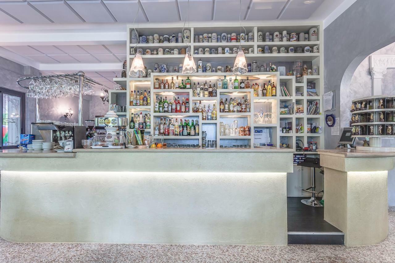 Hotel Giamaika Cesena Bagian luar foto