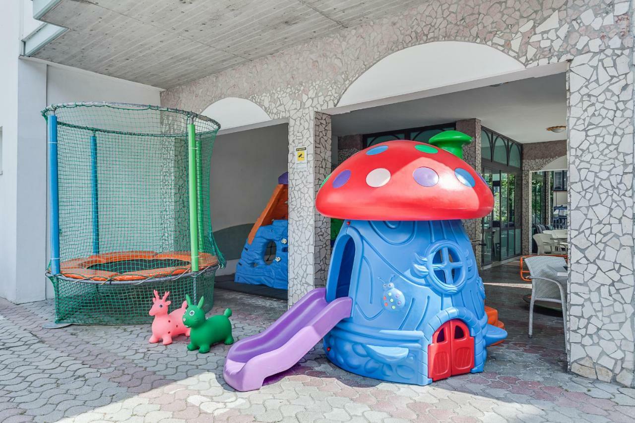 Hotel Giamaika Cesena Bagian luar foto