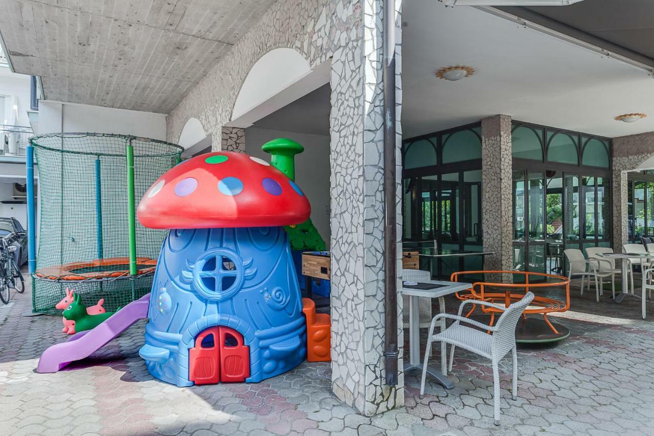 Hotel Giamaika Cesena Bagian luar foto